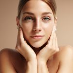 piel-luminosa-con-productos-de-cosmetica-natural